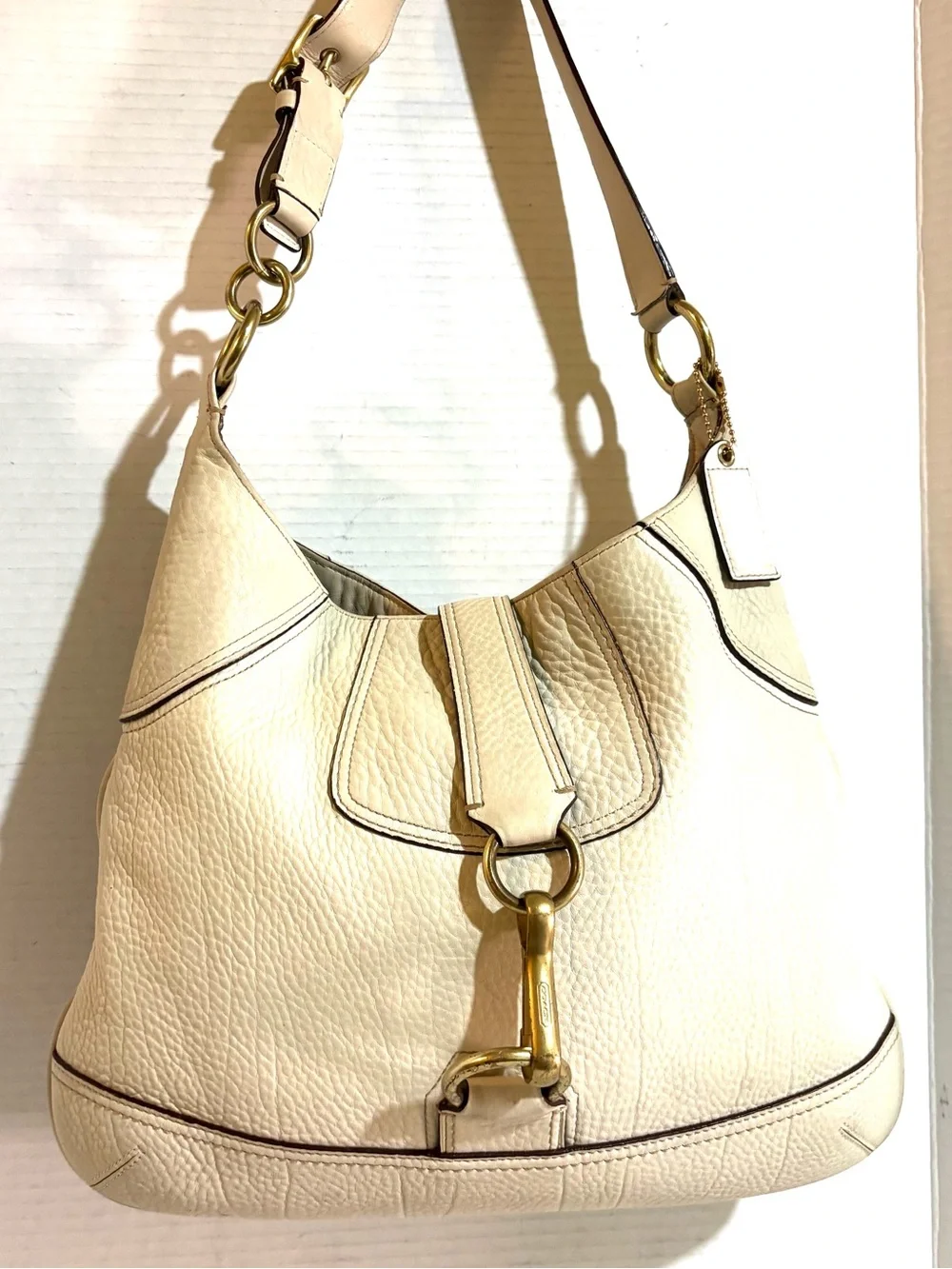 Coach vintage Cream Pebbled Leather Hobo bag with Brass Hardware